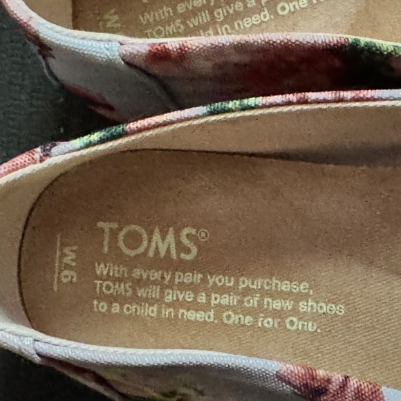 Toms floral print - Picture 2 of 2